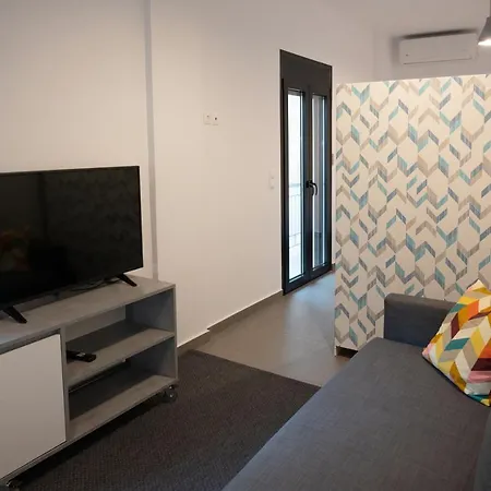 Athens Urban Style Apt- Larisis Station-2